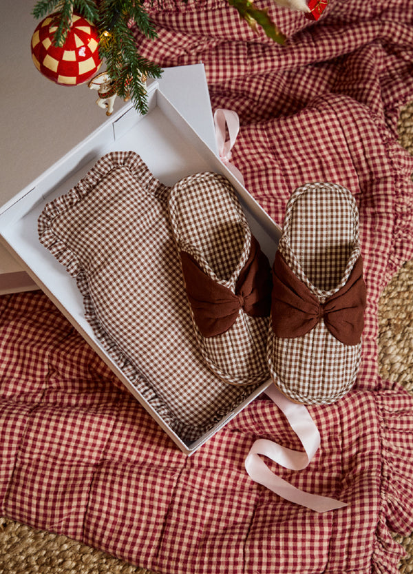 Cosy Up In Chocolate Set - Slippers